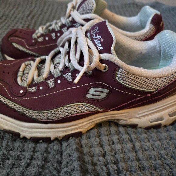 Tennis shoes - Picture 2 of 5